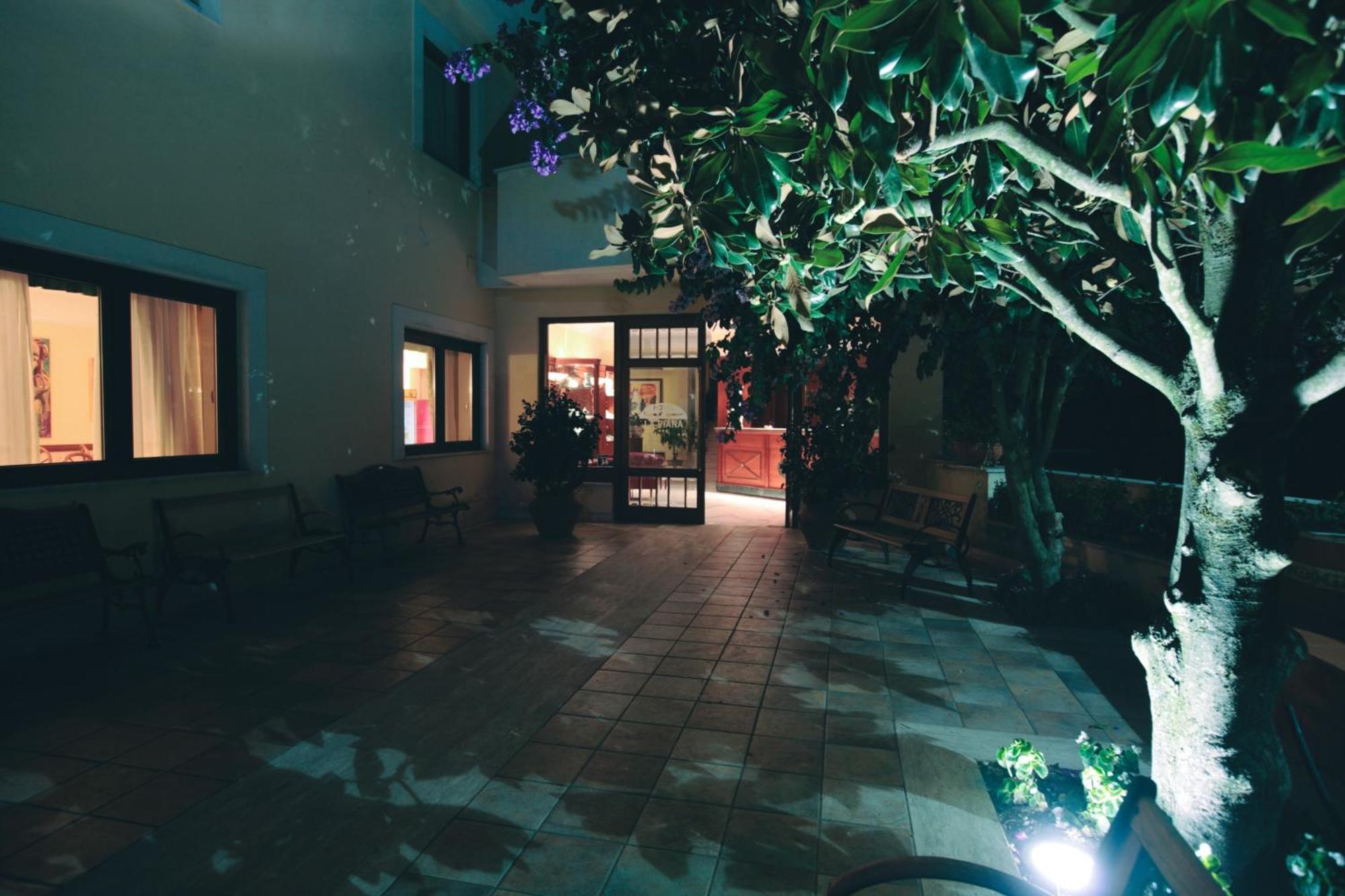 Hotel Ristorante La Piana Telese Terme Exterior photo